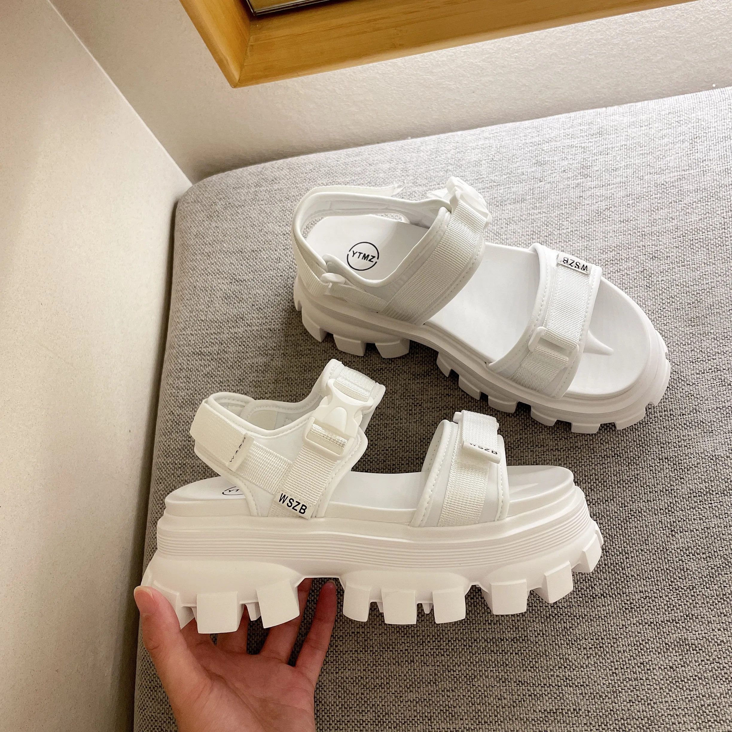 Kozmo Platform Sandals